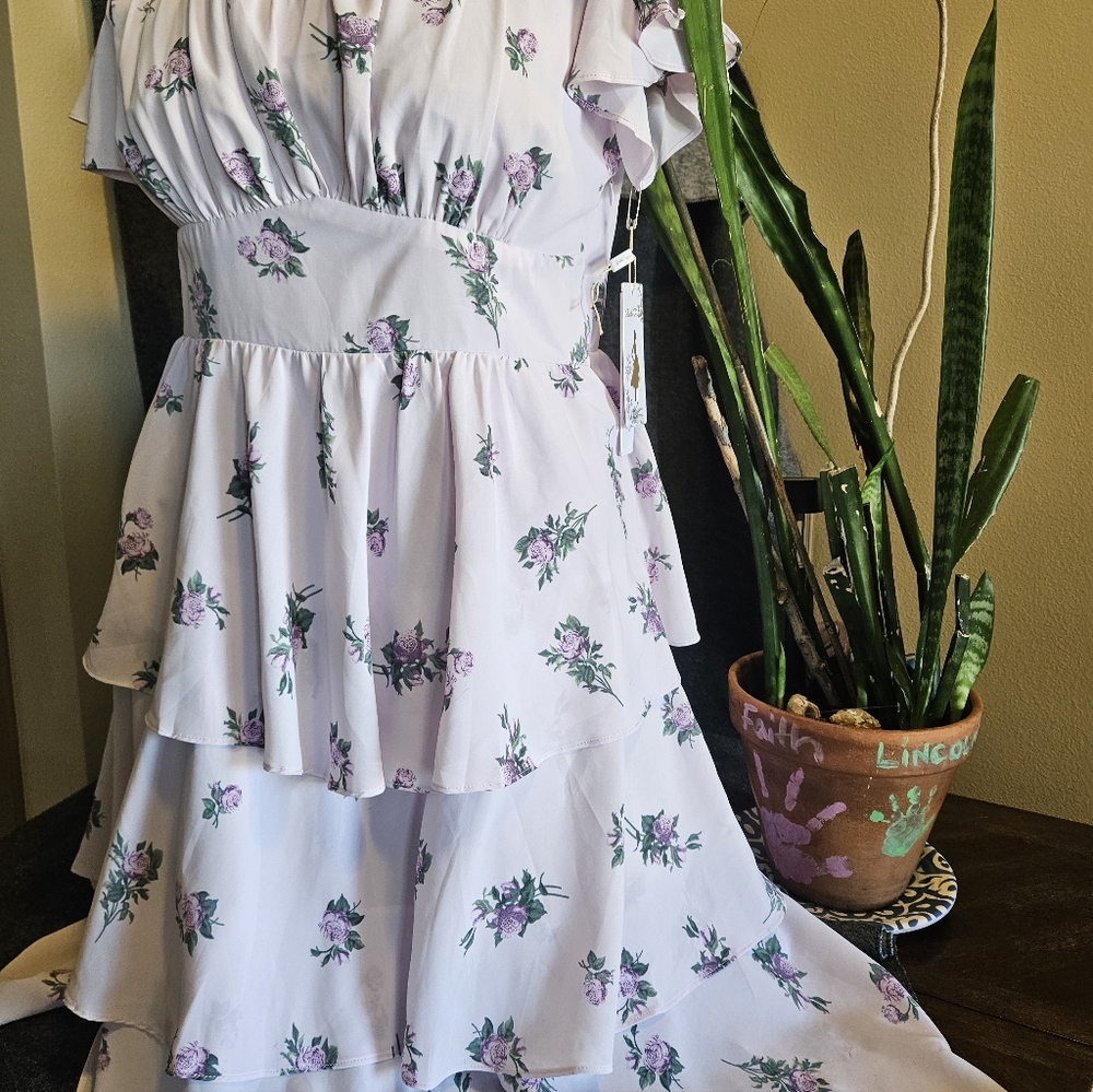 Light Lavender Floral Tiered Ruffle DressSpandex. Size XL